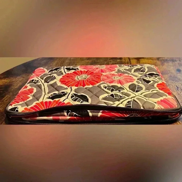 RETIRED: Vera Bradley | women’s Cheery Blossoms soft computer/device case. - Picture 5 of 12